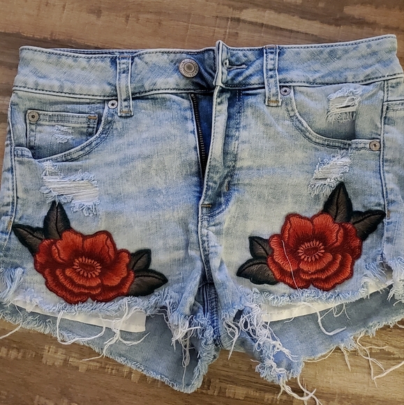 AE High-Rise Denim Shorts with Embroidered Flowers - Picture 1 of 2